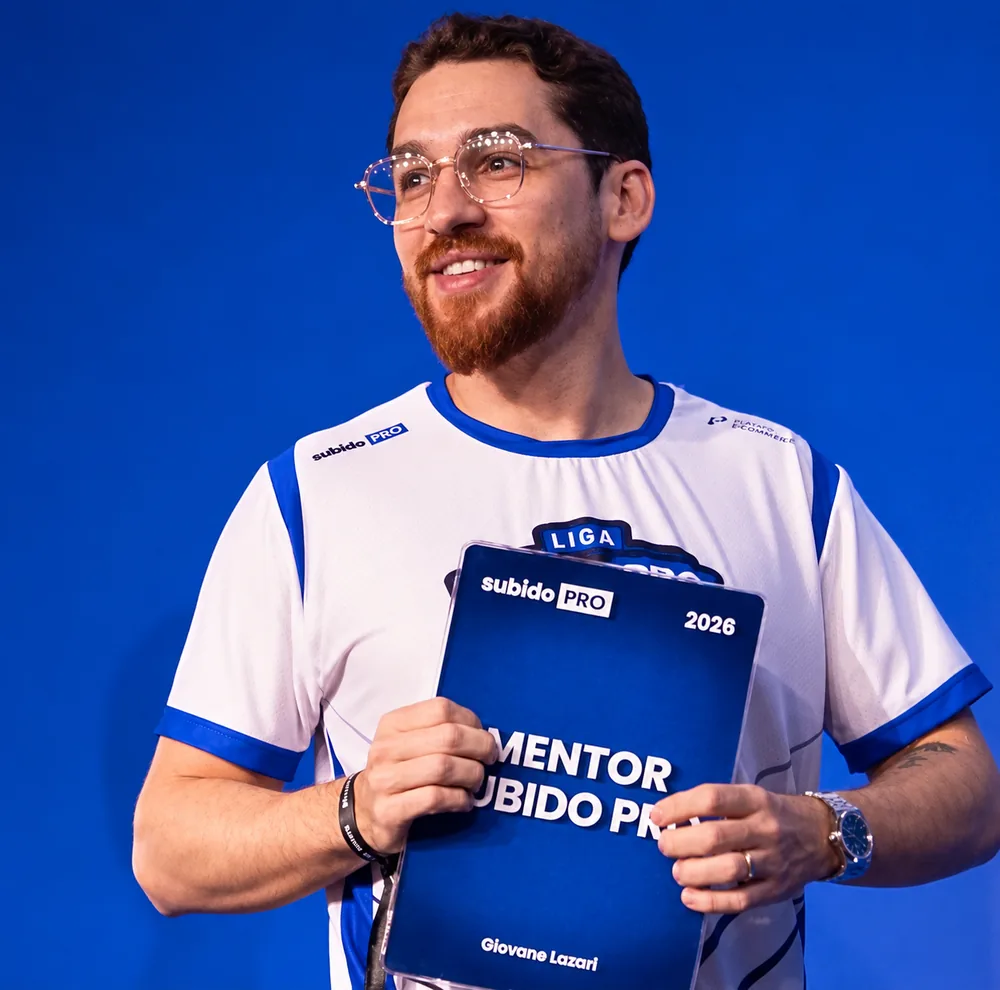 Giovane Lazari com a placa de Mentor Subido PRO 2026